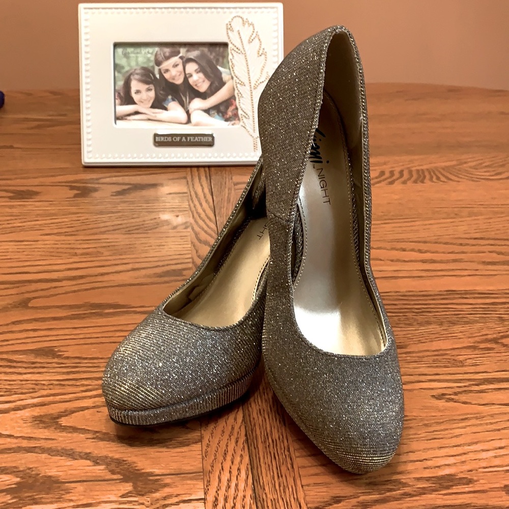 Fioni Night platform Heels Size 6